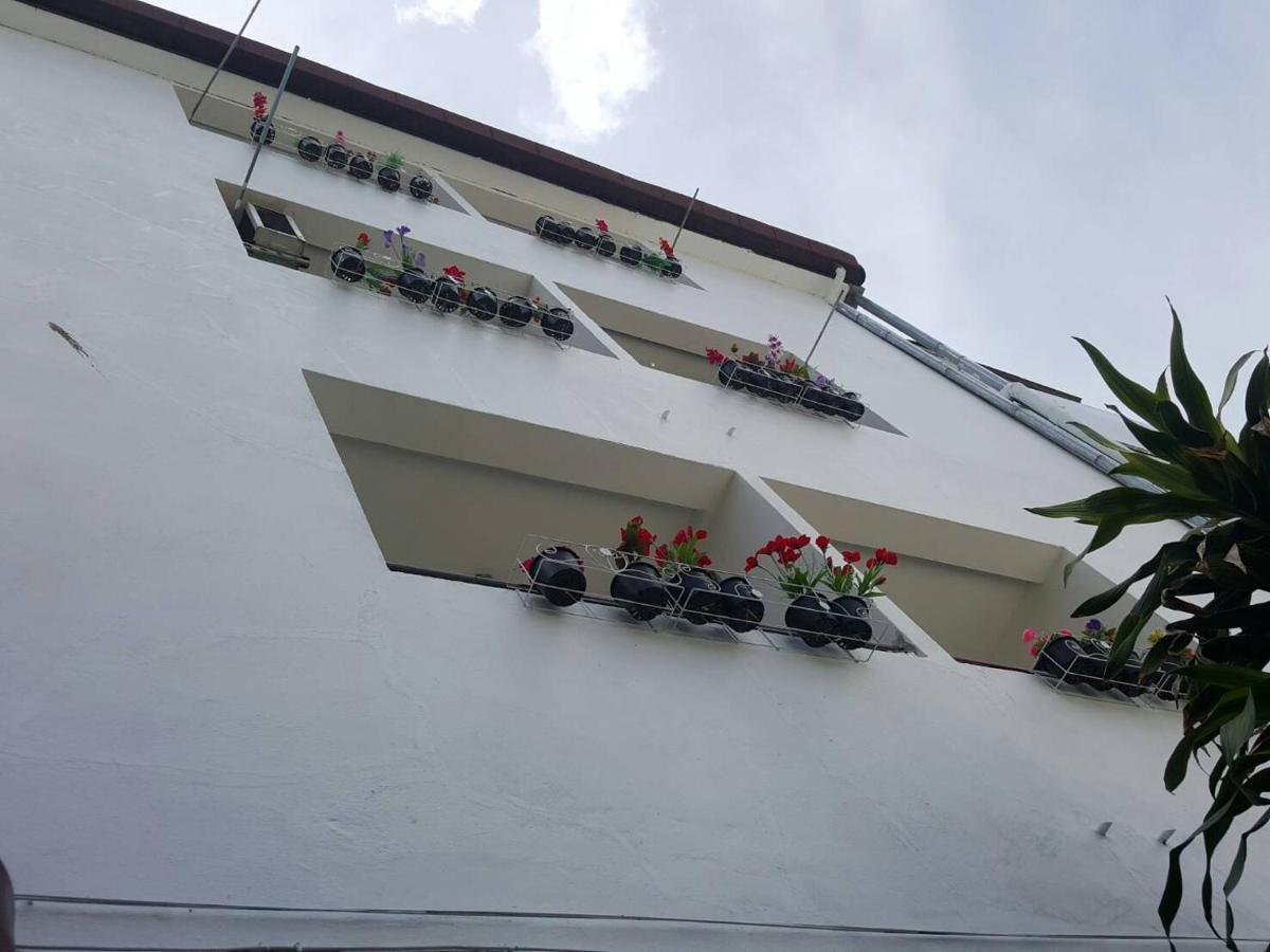 Hotel V.I.P. House Chiang Mai Exterior foto